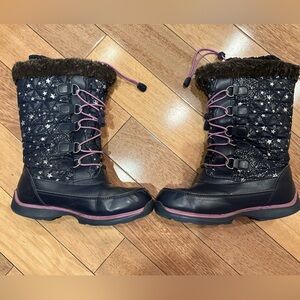 Lands End lined winter boots in navy and purple with stars size 4 youth